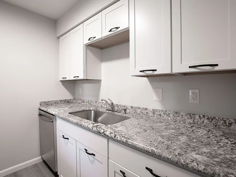 Oak Terrace — Photo 2