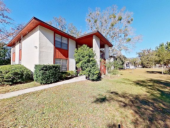 2nd image of 472 Bentwood Ln