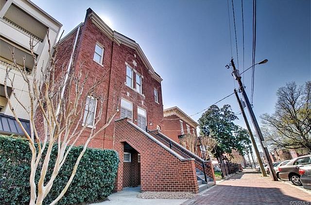 1st image of 209 W 19th St #21