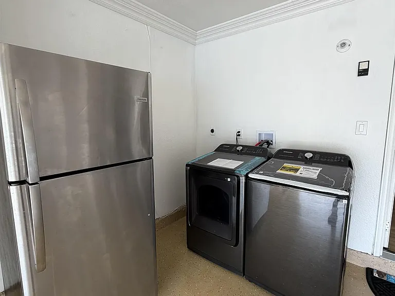 1095 Stillwell Ave #1095 — Photo 19