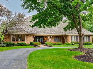 4145 Three Lakes Ct, Long Grove, IL 60047