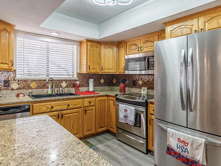 18026 N Everson Dr — Photo 10