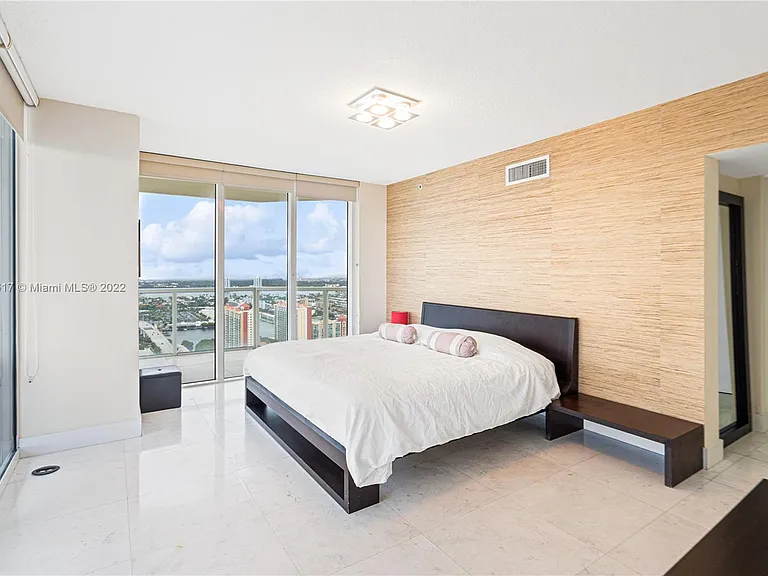 16699 Collins Ave #4108 — Photo 9