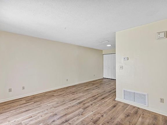 4th image of 3800 SE 17th Ct