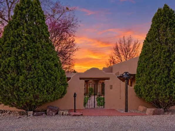 130 Koontz Rd, Corrales, NM 87048