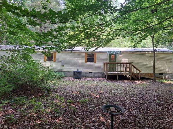 9917 Friendship Rd, North, VA 23128