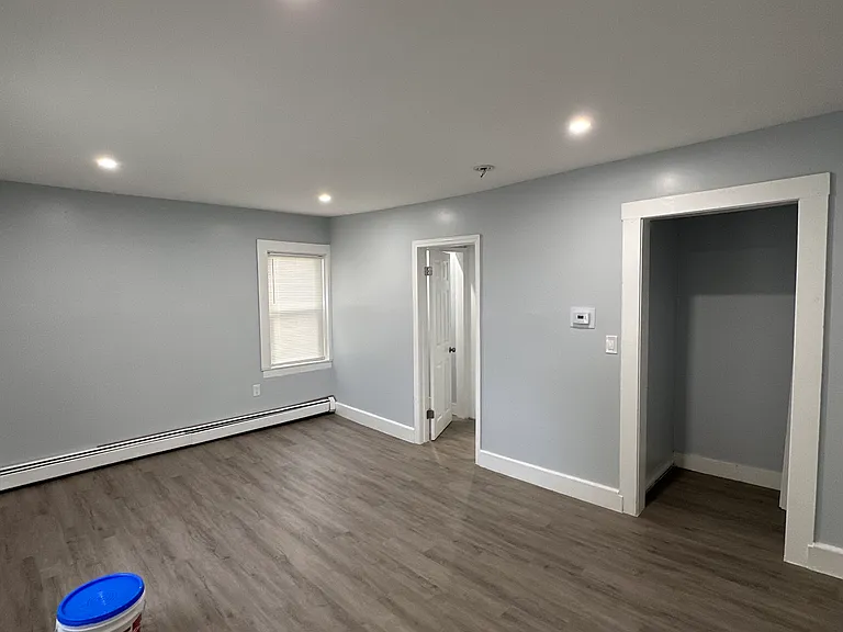 58 Perry St #3 — Photo 8