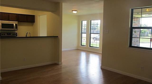 2nd image of 4605 Sausalito Dr