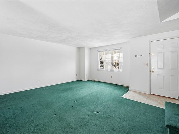 3rd image of 551 Hildreth St #21