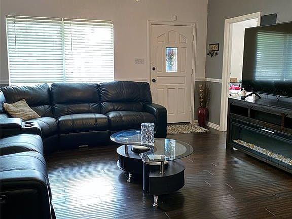 3rd image of 4130 Soloman Dr