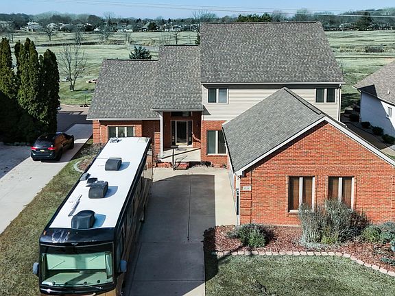 3rd image of 51553 Baker Rd