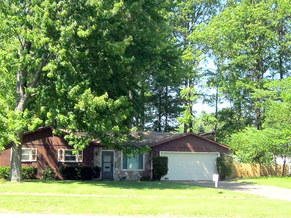 1st image of 556 Carol Ln