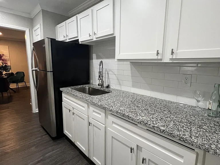 55 Pharr — Photo 4