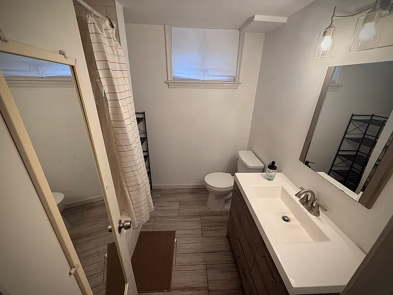 13th Pl NW — Photo 15