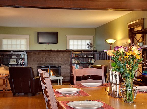Living room / dining room