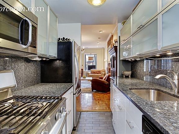 2nd image of 50 W 86th St APT 3C