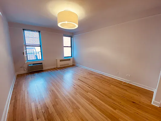 Rented by Metropolis Real Estate of Manhattan | media 1