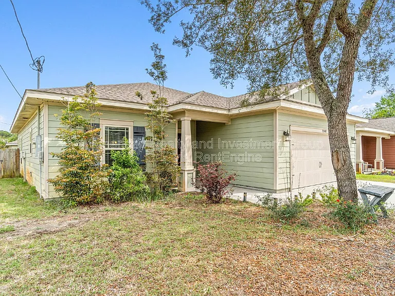 2140 Nina St — Photo 2