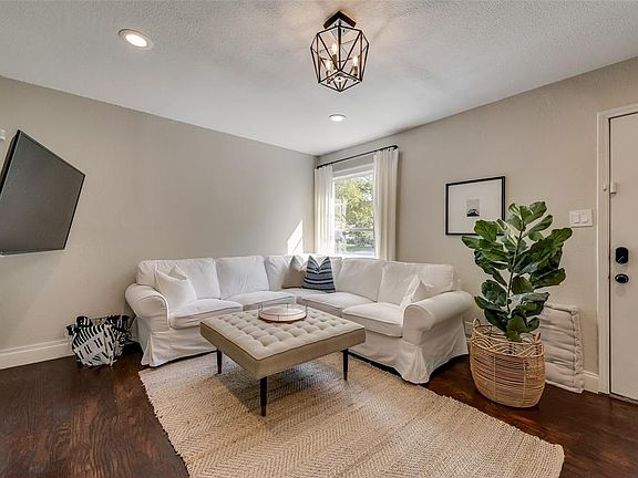 5th image of 2111 Norwood Dr