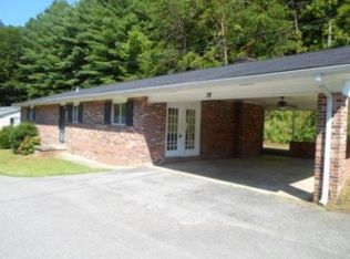 28 McClure Vlg, Wittensville, KY 41274