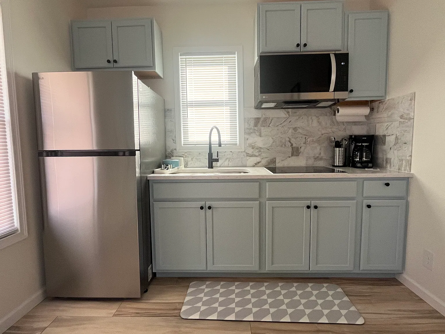 1 bed, 400 sqft, $1,600 — Photo 3