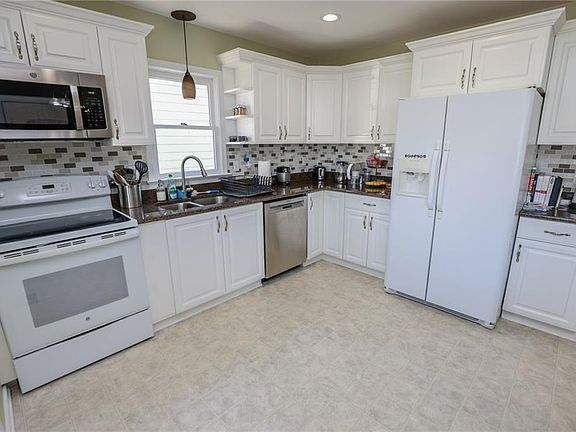 5th image of 6052 Shiloh Pl