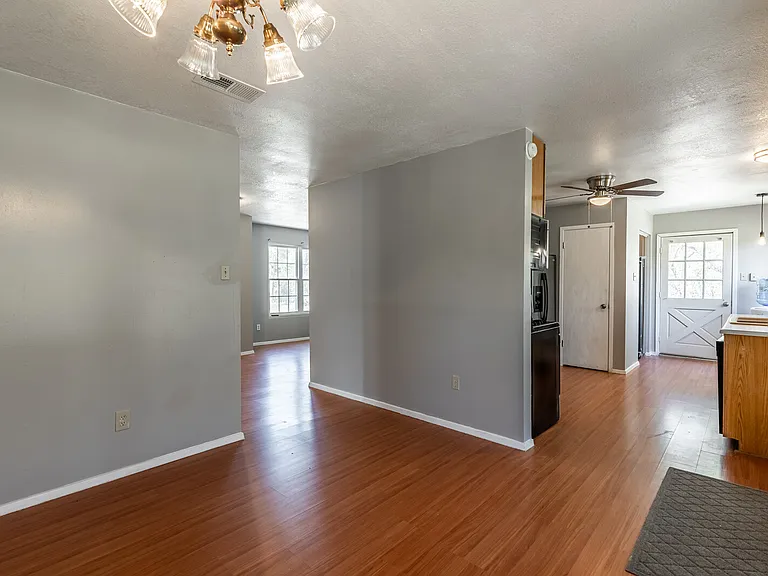 910 N Magnolia Ave — Photo 16