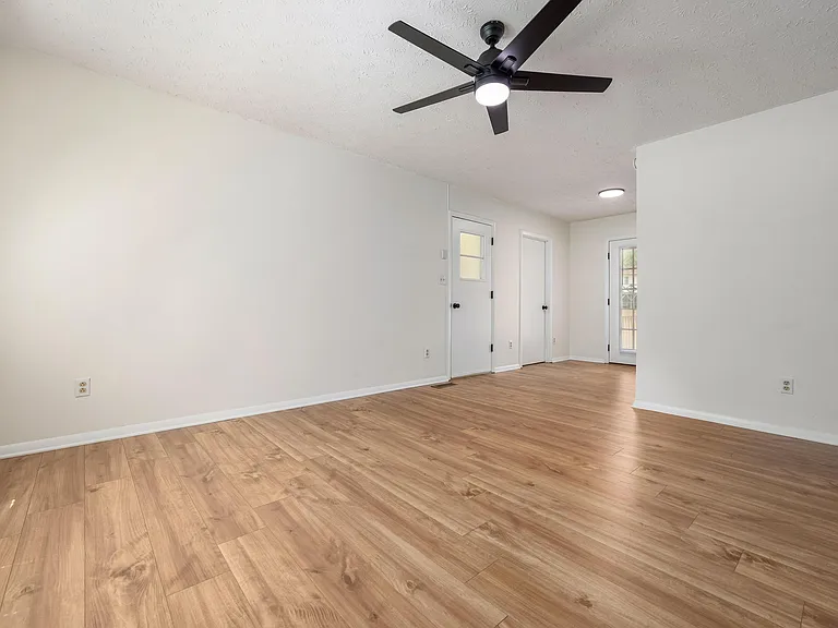 1315 Adobe Dr — Photo 4