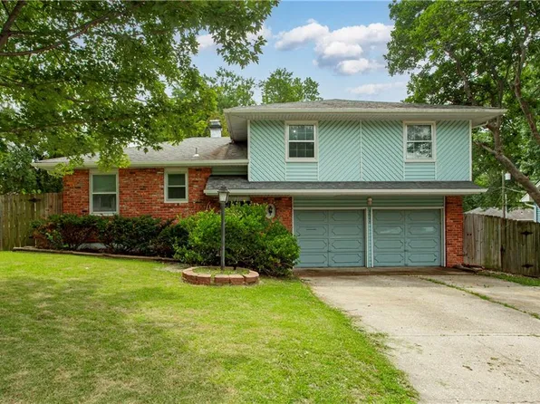 3603 Woodbury St, Independence, MO 64055