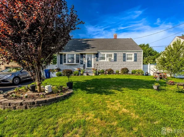 113 S McKinley Ave, Iselin, NJ 08830