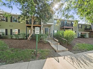 1328 McDowell Rd APT 103, Naperville, IL 60563