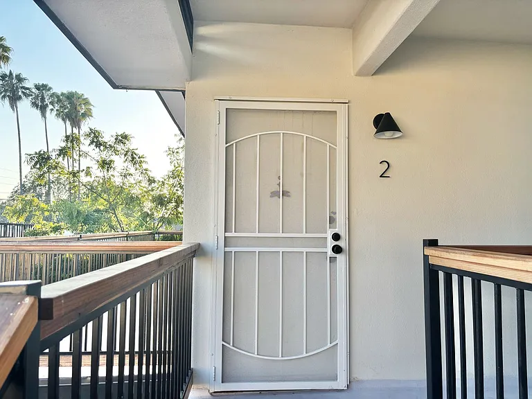4941 York Blvd — Photo 3