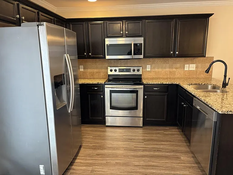332 Sam Houston Cir — Photo 13