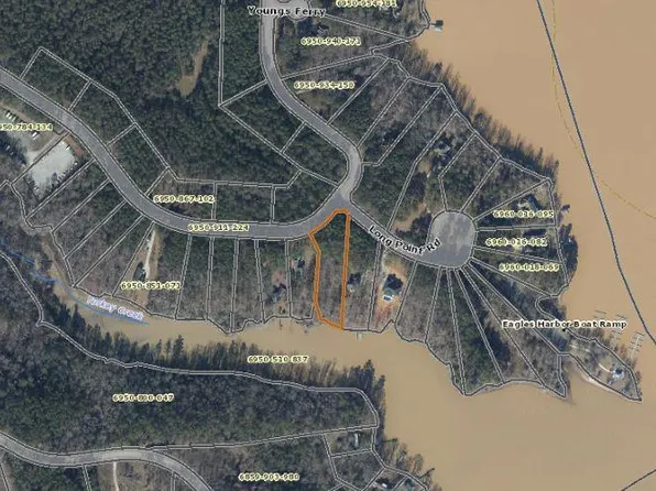 420 Eagles Harbor Dr, Hodges, SC 29653