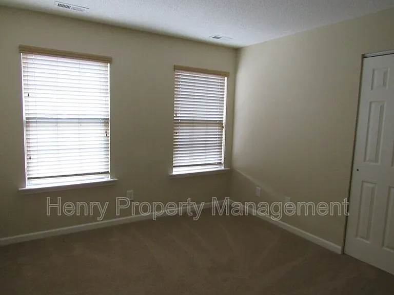125 Kellerhis Dr — Photo 8