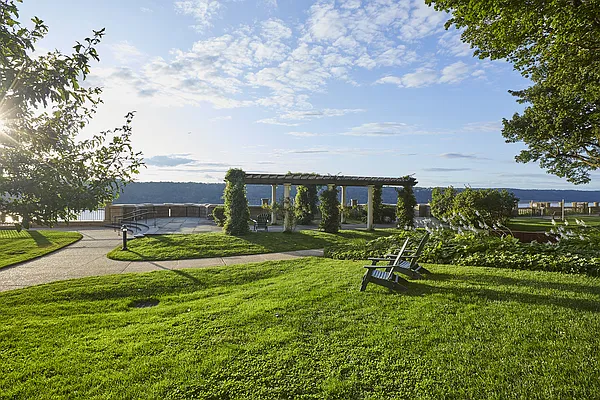 Sold by Compass | media 8