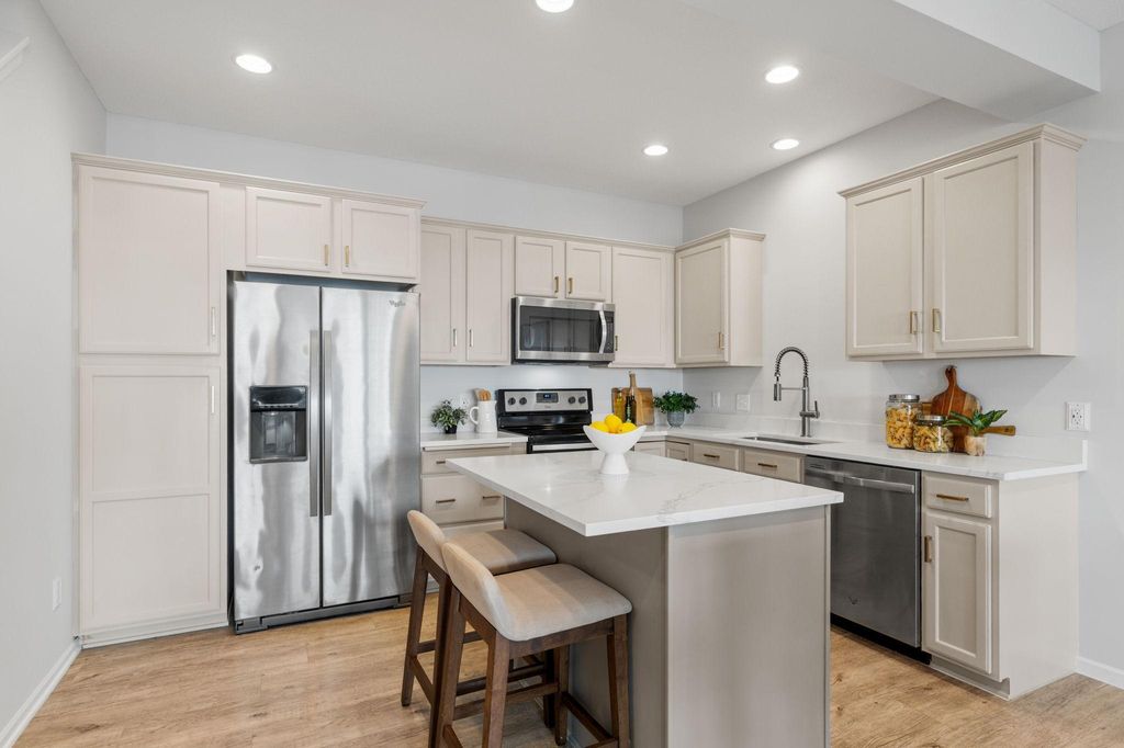 11226 Baltimore St NE Unit J, Blaine, MN - View 6