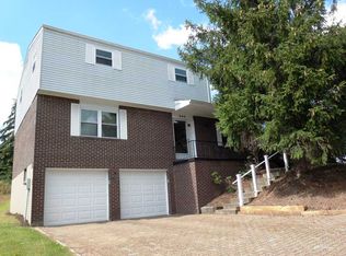 440 Springwood Dr, Verona, PA