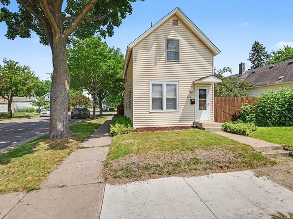 1260 Woodbridge St, Saint Paul, MN 55117