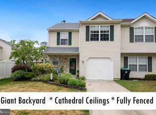 5 Pondview Ln, Sicklerville, NJ 08081