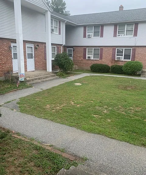 356 E Main St — Photo 2