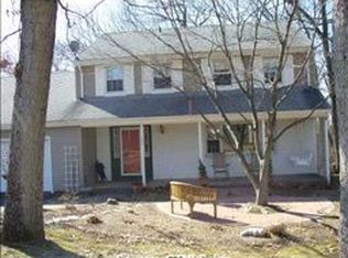 122 Kennedy Rd, Manchester, CT 06042