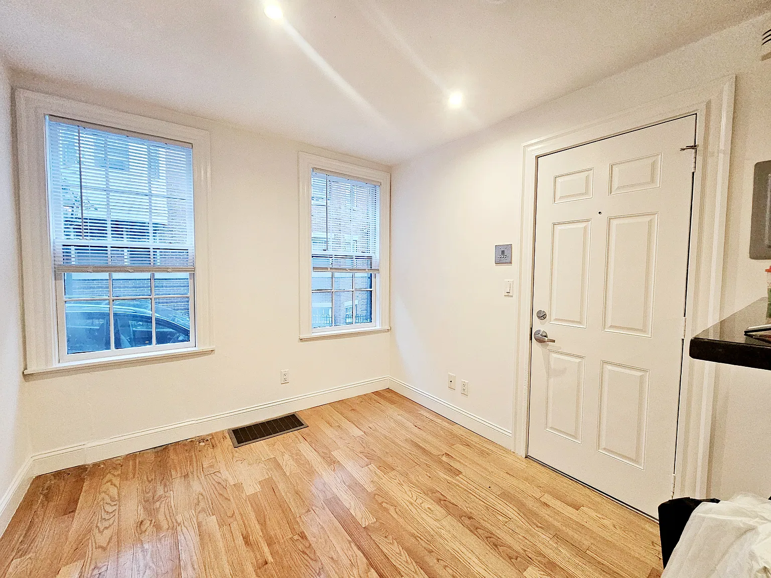 1 bed, 550 sqft, $2,825 — Photo 4