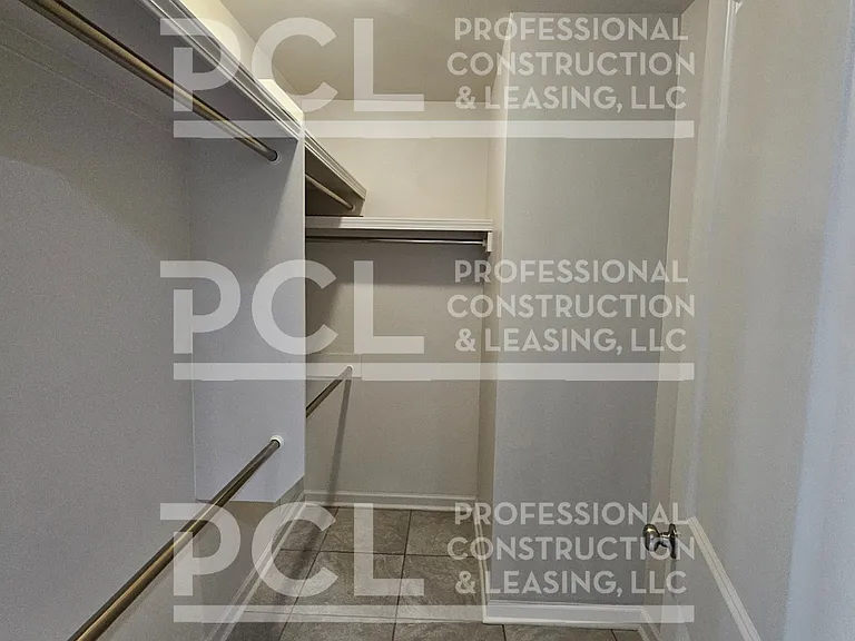 1658 Acadian Dr — Photo 11