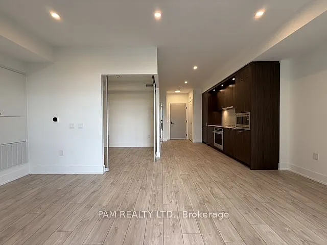 858 Dupont St #739 — Photo 5