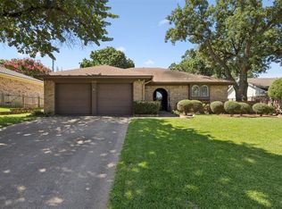 1636 Bedford Oaks Dr, Bedford, TX 76021