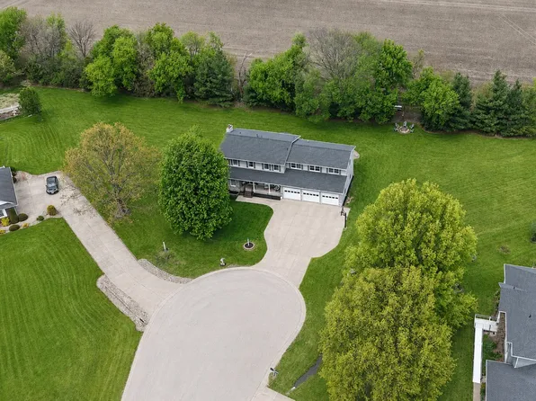 8506 Federalist Rd, Marion, IA 52302