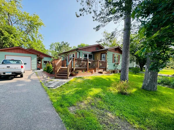 517 NW 13th St, Grand Rapids, MN 55744