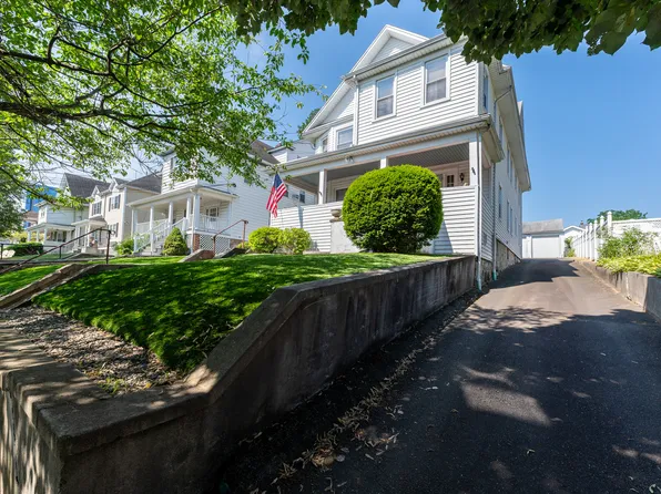 35 Hinckley Avenue, Stamford, CT 06902
