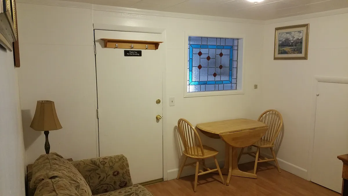 Building Photo - 303 Gold St #2